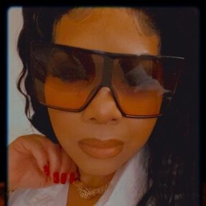 Meet your Posher, Kizzy